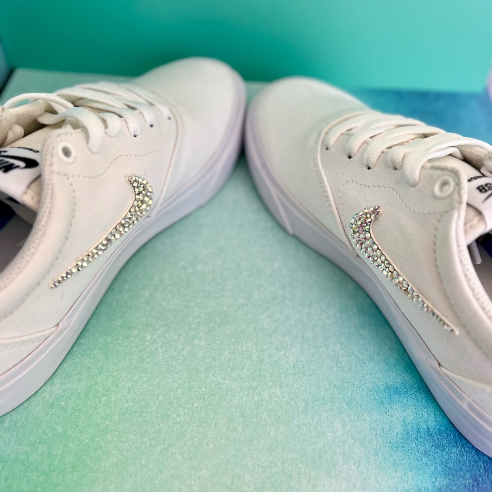 Nike WMS SB Charge Canvas Triple Sneakers with Genuine Swavorski Crystals SZ 6.5 - Picture 6 of 7